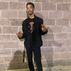 Meet your Posher, Taye